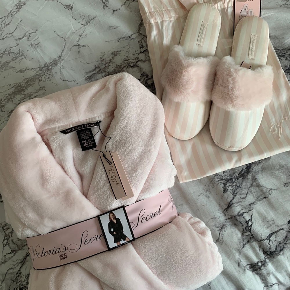 Victoria’s Secret robe & slippers